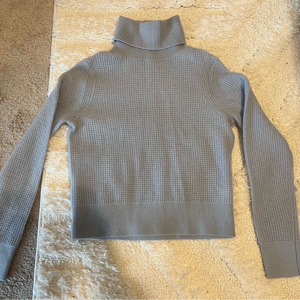 Women's Blue 100% Cashmere Turtleneck Sweater